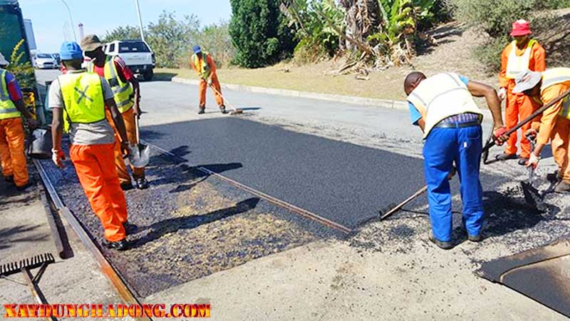 Đội ngũ chuyên nghiệp khảo sát hiện trạng, phân tích sát sao hiện trường của asphalt