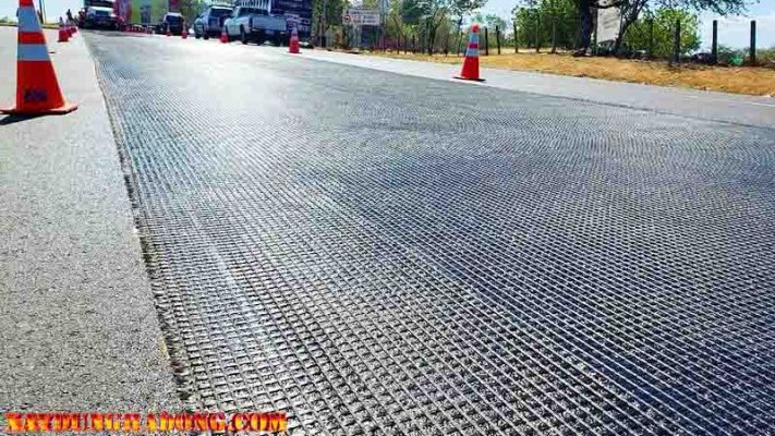 lớp phủ này làm tăng độ bám dính với lớp asphalt phía trên