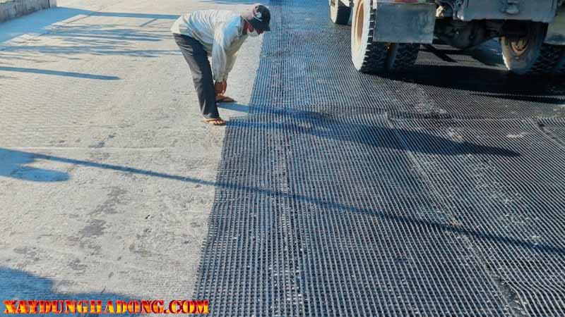 Lưới địa ứng dụng trong mặt đường thi công thảm bê tông nhựa nóng ở miền bắc