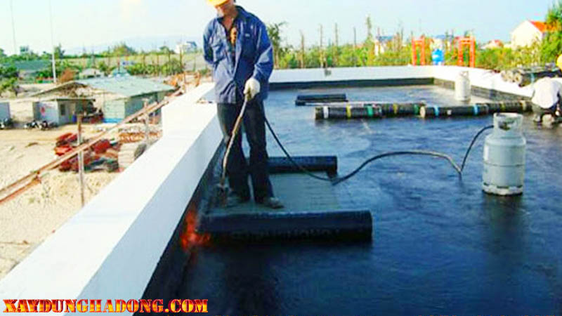 thi công giấy dầu thực tế và những chú ý