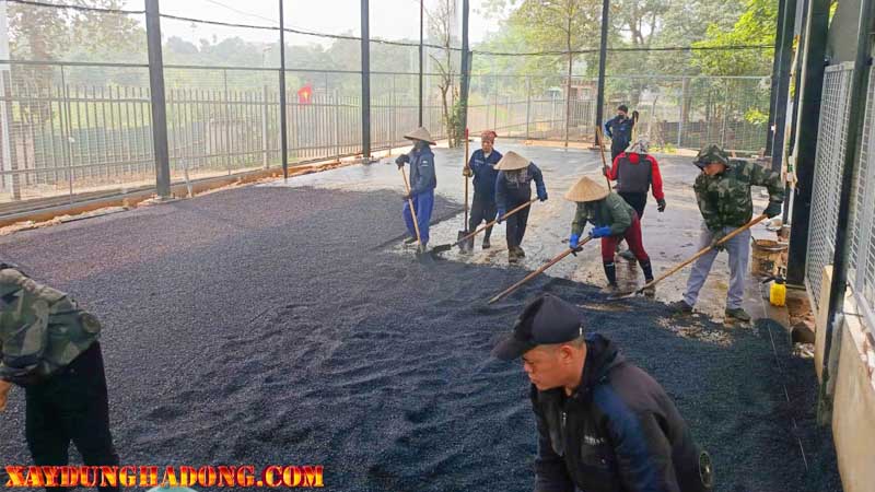 Đội ngũ kỹ thuật thi công rải Asphalt sân đường nội bộ tại Ba Vì chuyên nghiệp, chất lượng bền bỉ