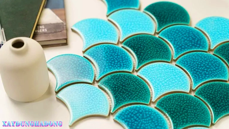 Gạch Mosaic ốp nhà tắm dạng vảy cá phối 3 màu