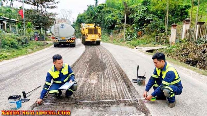 Đánh giá chung, giá sửa chữa mặt đường asphalt hà nội cao hơn so với thi công làm mới