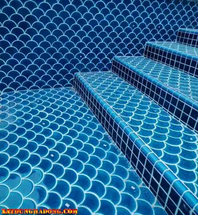 Những ưu điểm nổi bật khiến gạch mosaic được ưa chuộng cho bể bơi