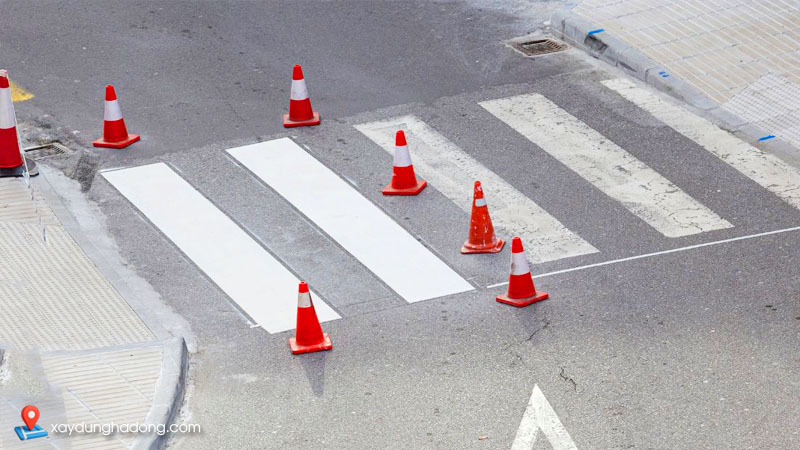 Thi công sơn dẻo nhiệt phản quang là gì?